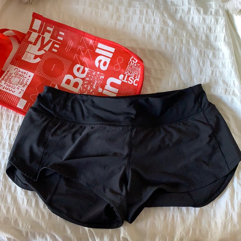 NWOT Black Lululemon Speed Up Shorts 2.5” SIZE 6